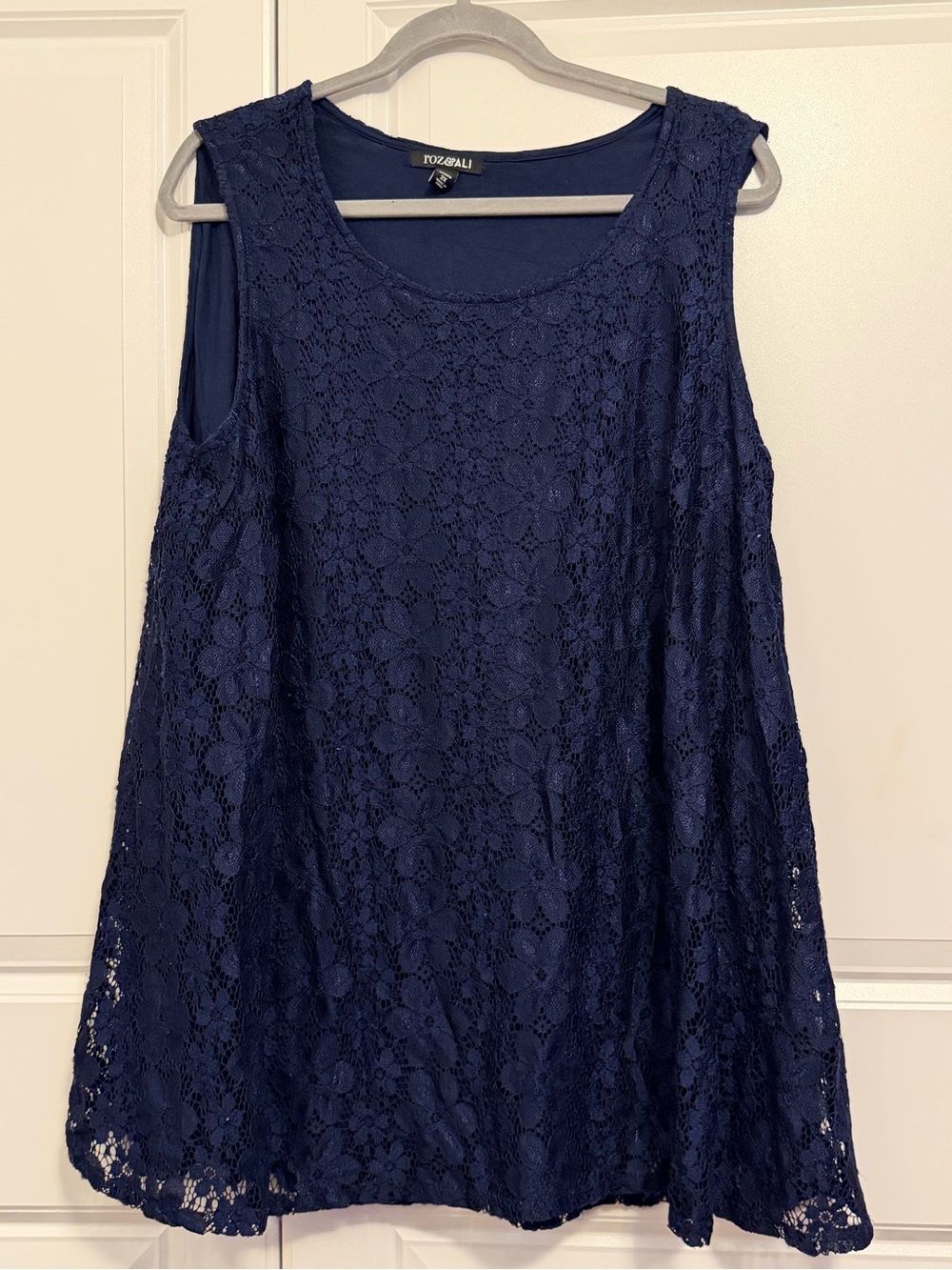 Roz & Ali Navy Floral Lace Sleeveless Tunic